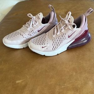 Nike Air 270 Excellent Condition Size 6.5